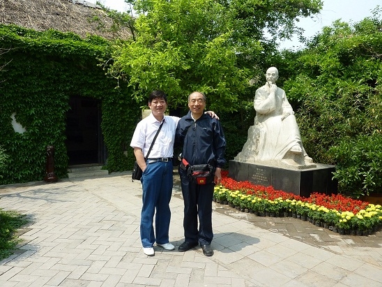 2012年在淄博和不老翁合影