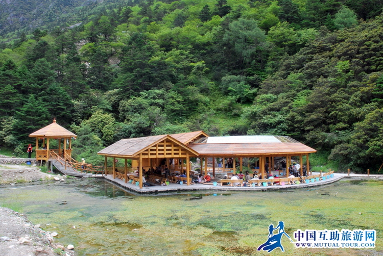药泉全景